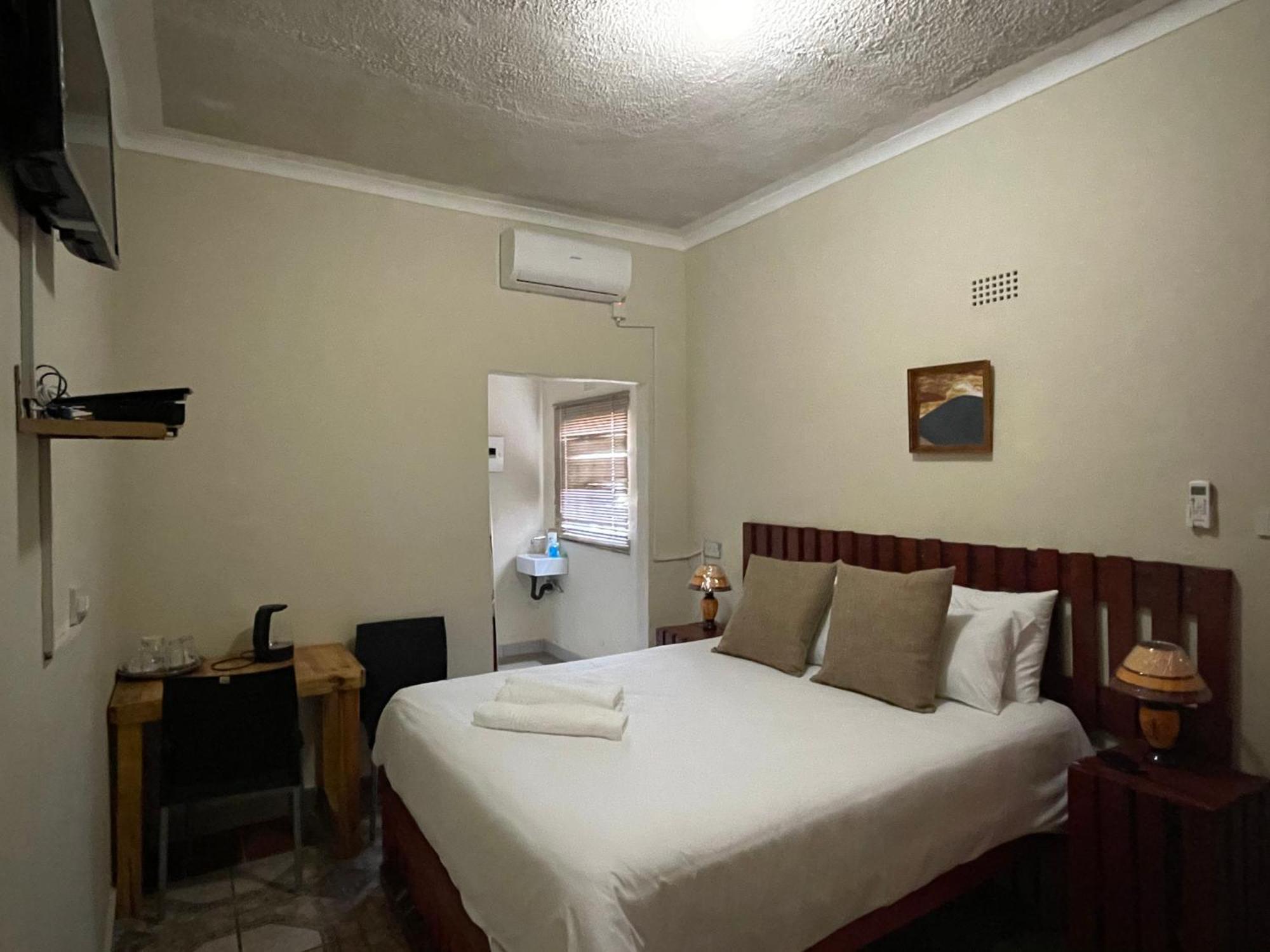 Abrama Bed And Breakfast Francistown Exterior foto